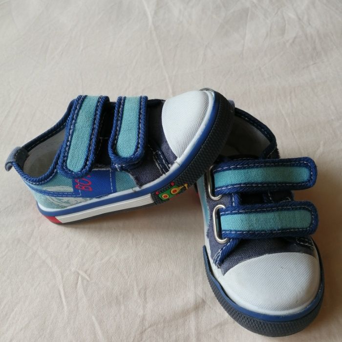 Гуменки и нови пантофки за момче