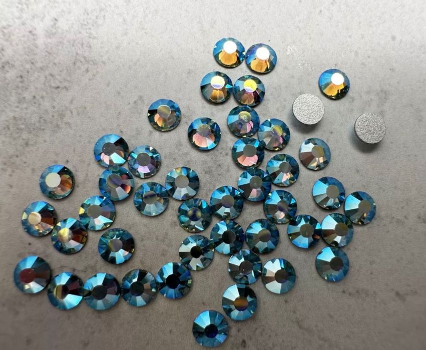 Продам стразы Swarovski