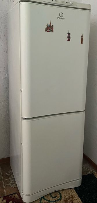 Холодильник Indesit