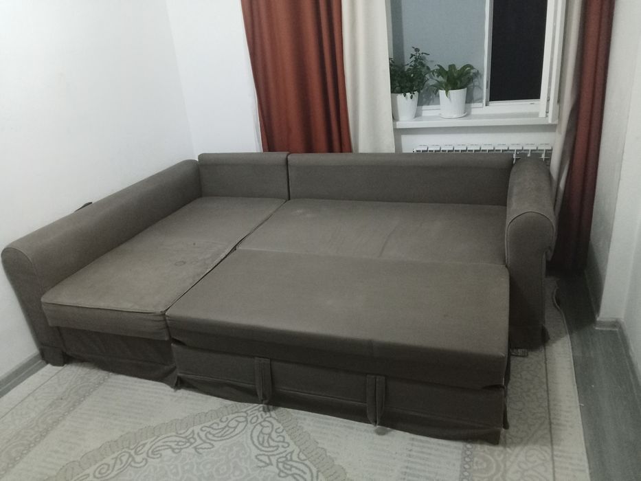Диван, екеуі 25 болады, қоныр 10, кок 20,