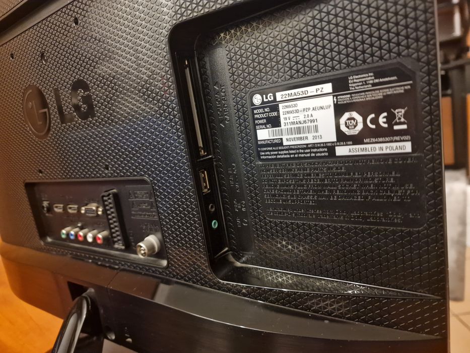 Монитор - Телевизор LG 22', изключително запазен С всичките аксесоари!