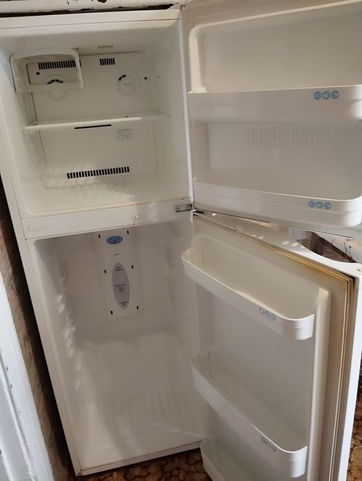 Продается холодильник LG