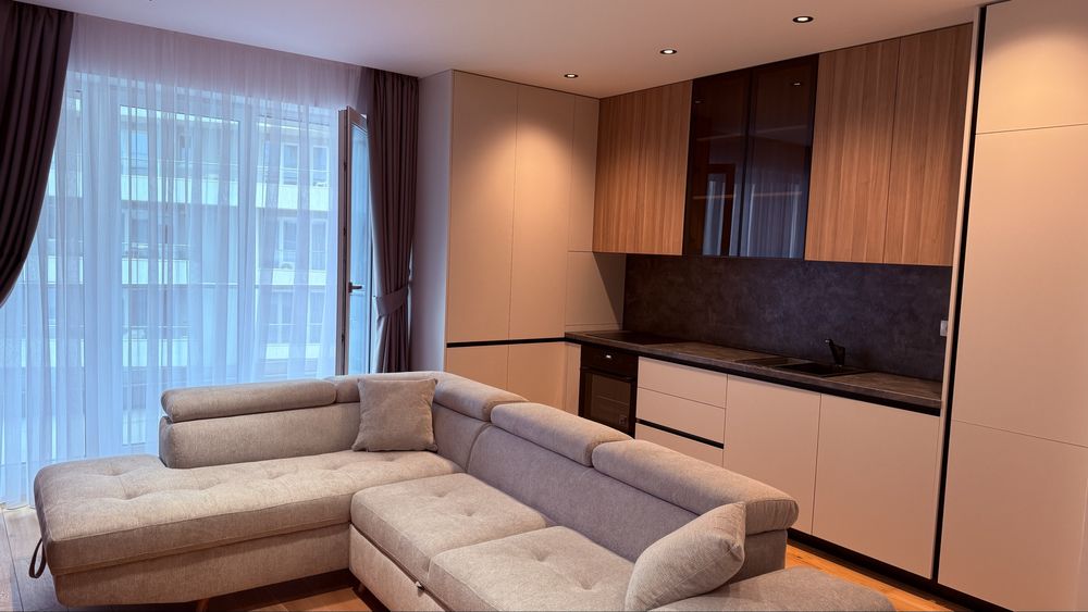 De inchiriat apartament trei camere nou amenajat direct proprietar