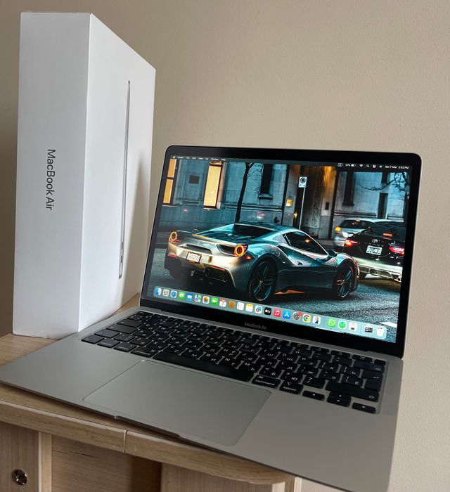 MacBook Air i3 8/256 urgently 2020