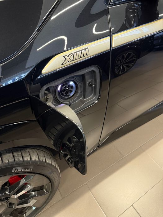 Продам новый BMW XM с официальной гарантией