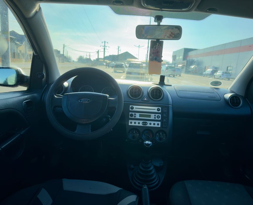 Ford fiesta 2005 1.2 benzina 70cp