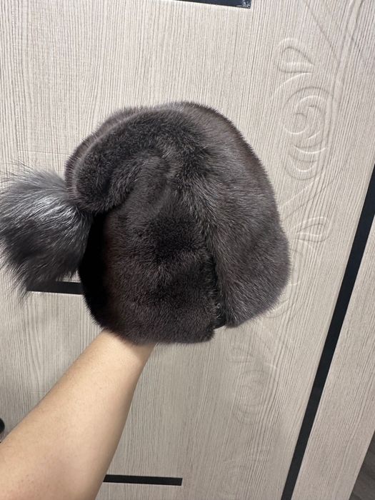 Норковая шапка с помпоном