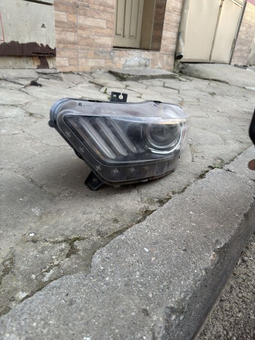 Ляв фар за Форд Мустанг 2015 ОРИГИНАЛЕН!!