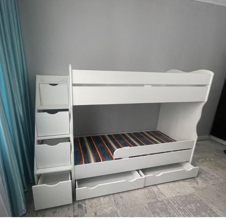 Двухярусная кровать