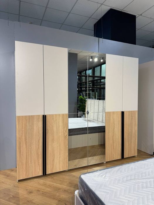 Раскошный шкаф для дома