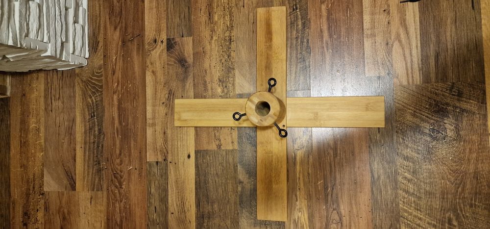 Suport brad Crăciun lemn