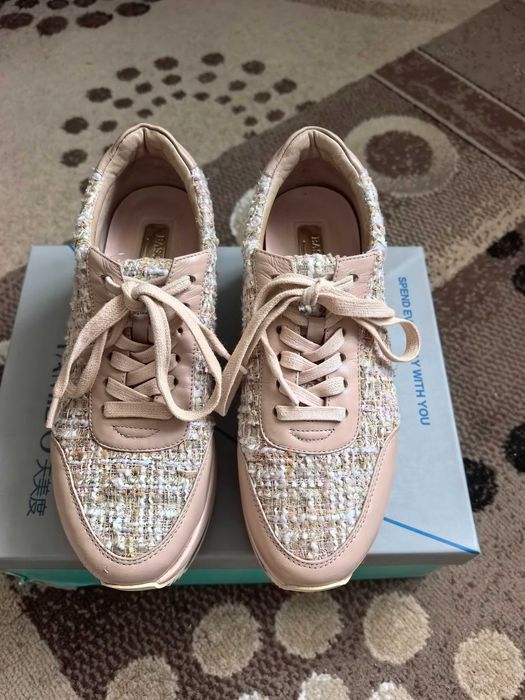 Продам кроссовки б/у