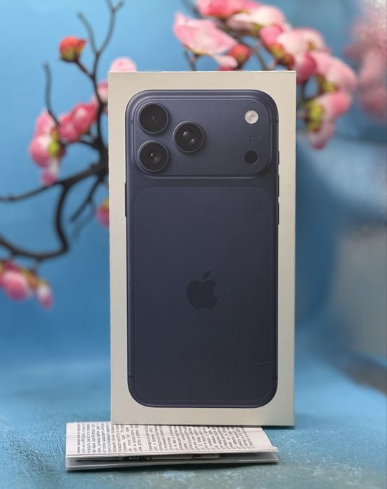 НОВ!!! Apple iPhone 17 Pro Max, 256GB, 5G, Deep Blue +  адаптер Apple