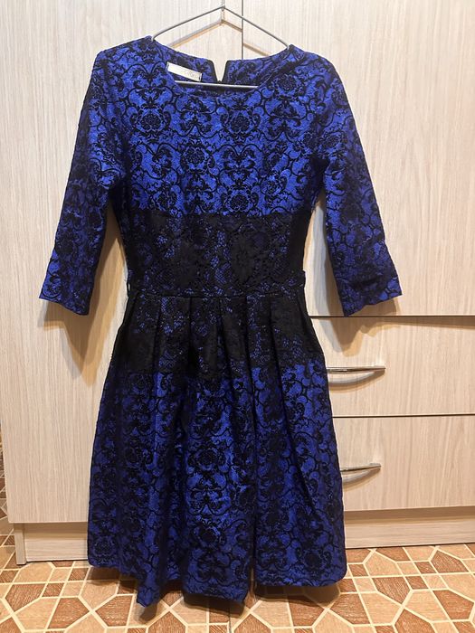 Платья женские.