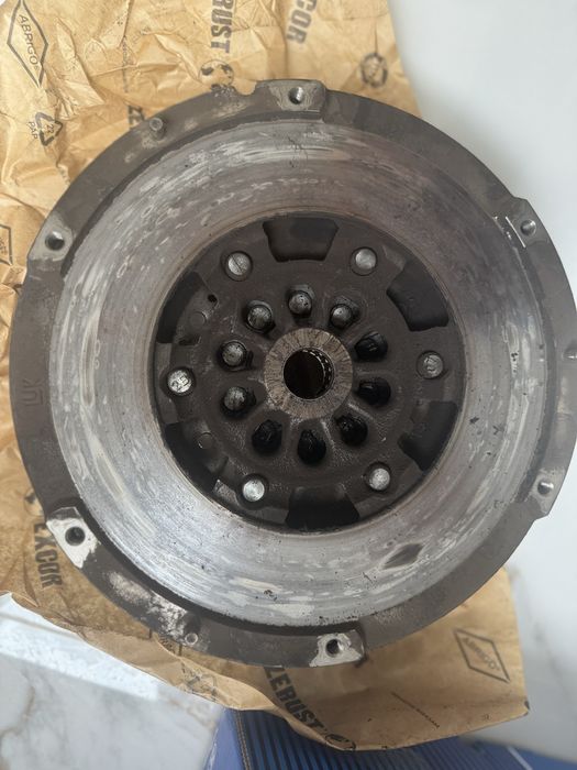 Volanta cu Masa Dubla Audi A4 B8 2.0