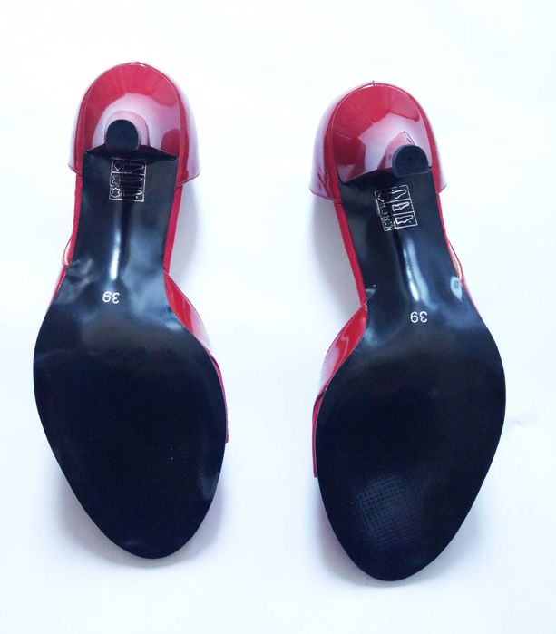 Pantofi de piele lacuita si piele intoarsa rosu cu toc subtire 39