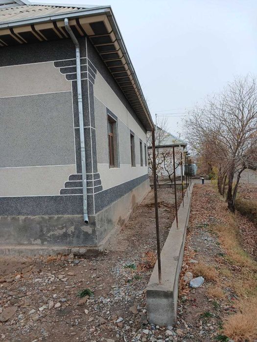 Xovli sotiladi. 20 sotix. Muzrabot. Hovli. Uy