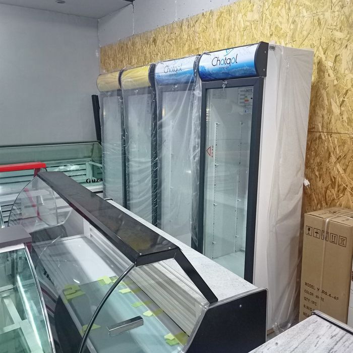 СКИДКА !!! Продаются витринные холодильник.