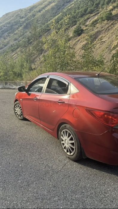 Hyundai Accent 2012
