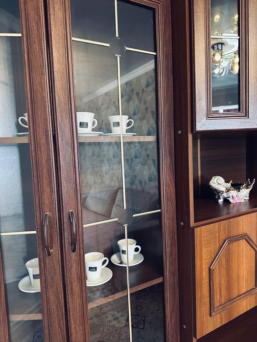 Мебель. Стенка-сервант