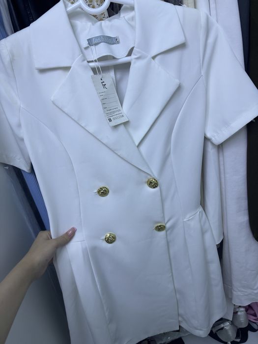 продам платье короткое