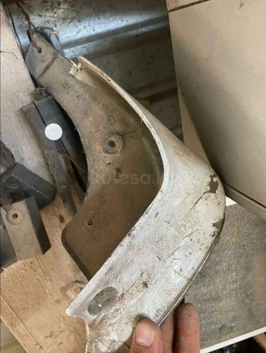 Плафон. Брызговик. Стойка