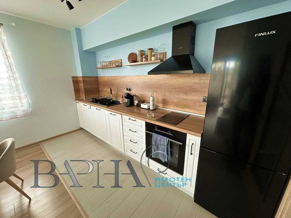 Дава се под наем Двустаен апартамент в Варна, Център - 70 кв.м за 398.82 € - Снимка #1