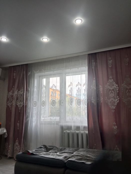 Продам шторы для зала