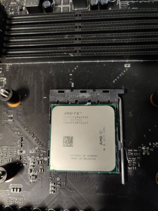 Procesor AMD FX-8320E + Cooler Enermax – Pachet complet AM3+