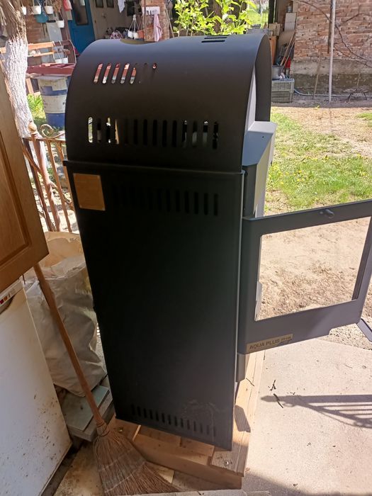 Vand Termosemineu pe combustibil solid cu mantâ de apa