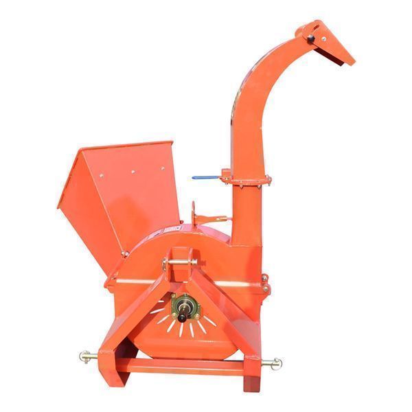 Дробилка за клони със силоотводна предавка на трактора, необходима мощ