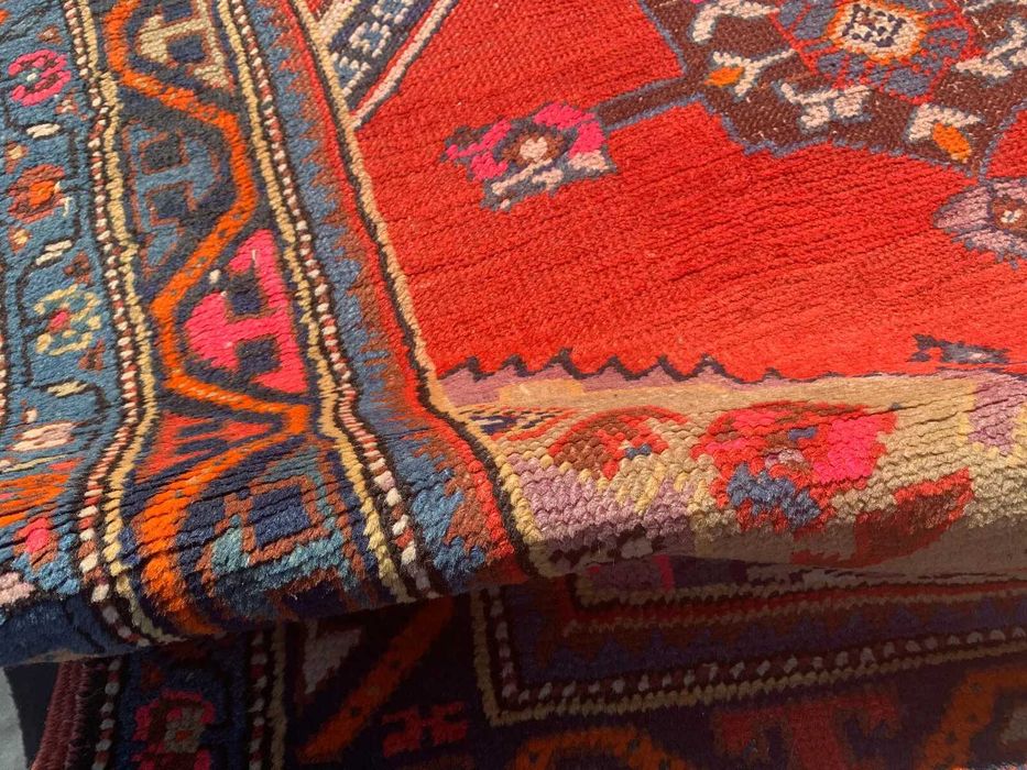 covor vechi antic armean caucazian Karabagh lung rosu 345 x 111 cm