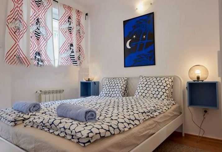 Дава се под наем Двустаен апартамент в София, Лозенец - 70 кв.м за 355 € - Снимка #2