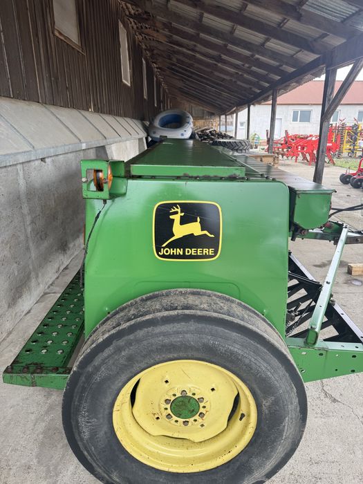 Semanatoare paioase JOHN DEERE 4,5 m buncar 1 tona