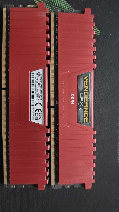 Memorie Corsair Vengeance LPX Red 8GB DDR4 2400mhz CL16