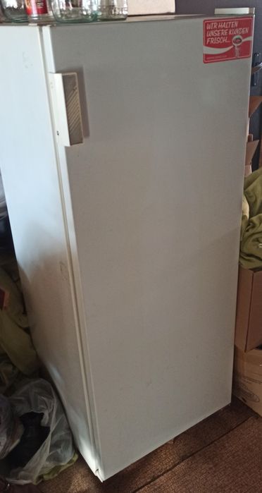 Холдильник "Бирюса".