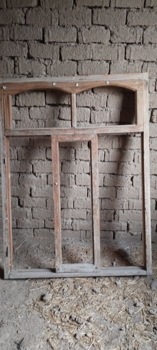 Eshik derazalar sotiladi