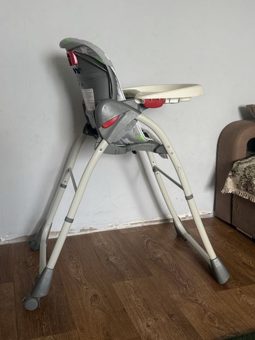 Продам стульчик для кормления Chicco
