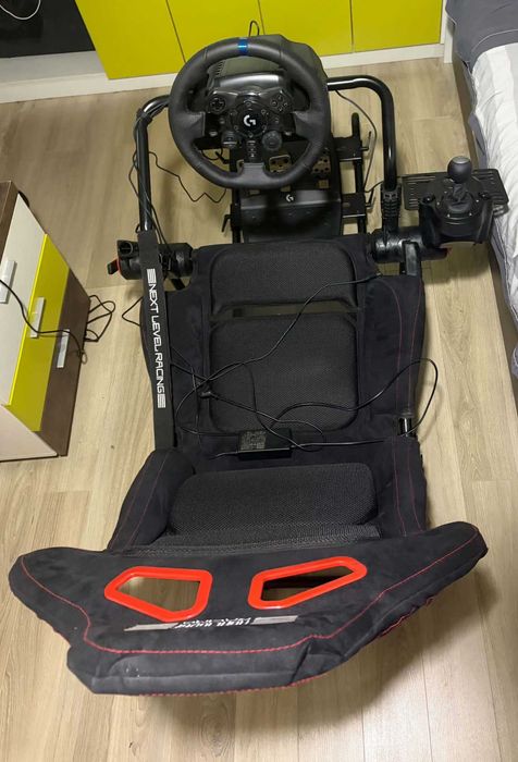 Sim Racing Logitech G923 + Stick shift + Next Level Racing GT Pro Lite
