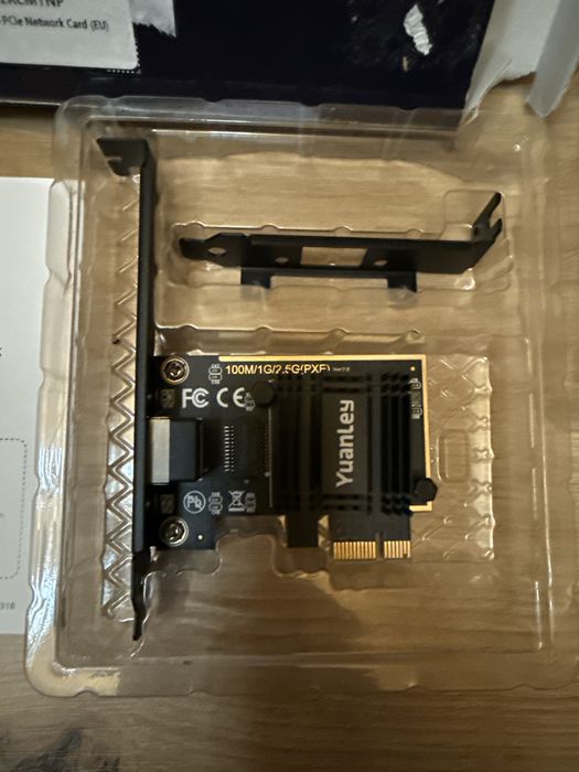 YuanLey Placa Retea PCIe 2.5Gbps RJ45 LAN Ethernet NIC 2500Mbps 2.5GbE PC SFF Low Profile PXE Radiator Rosu Negru Resigilat Open Box