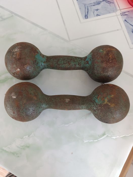 Продам кастрюли и гантели, бедон