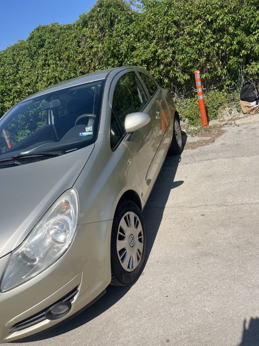 Opel corsa  двуврата