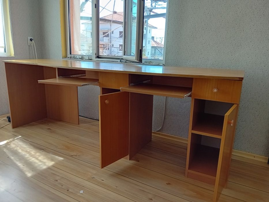 Бюро за двама / Двойно бюро