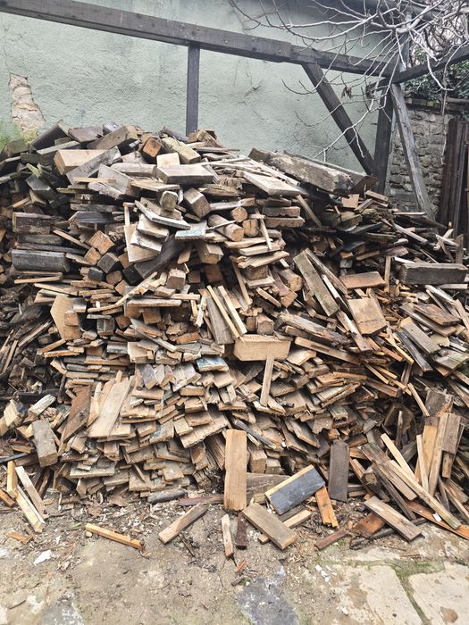 Дърва за огрев и горене.