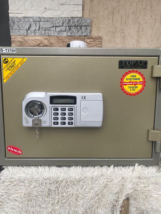 Продам сейф б/у TOPAZ