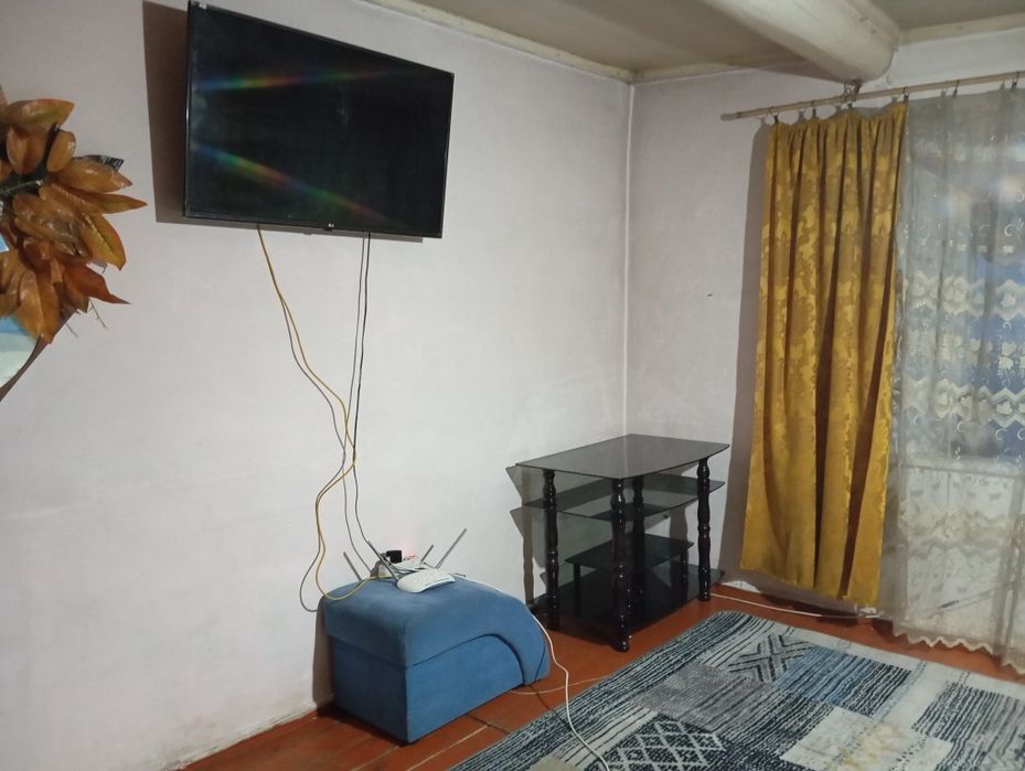 Продам очень теплый дом , хоз постройки , огород ,