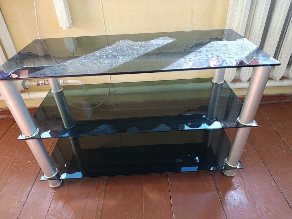 Продам тумбу под телевизор