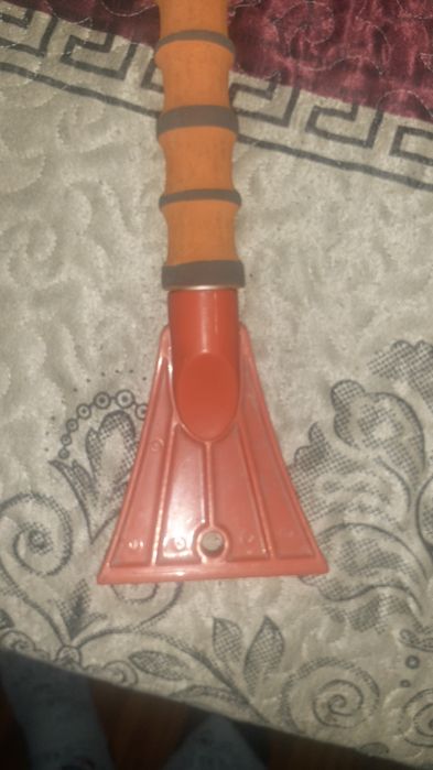 Щетка-скребок для авто