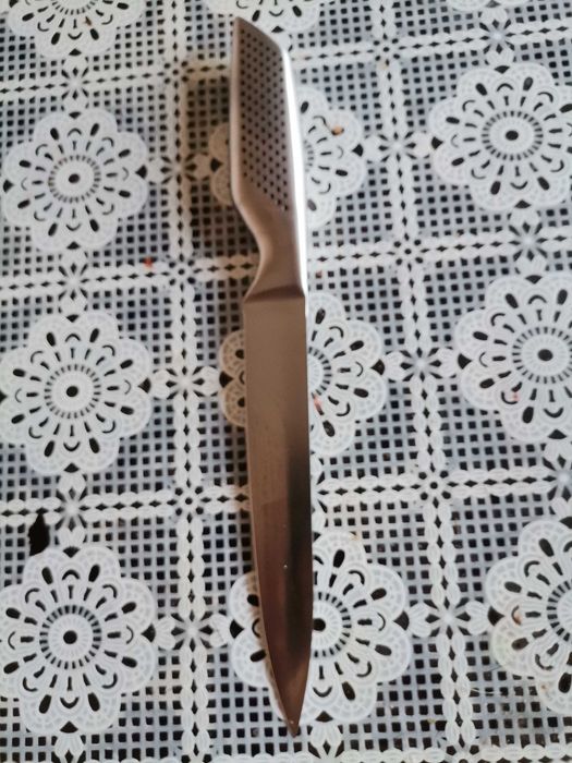 .Универсални ножове с цена 12,14 и 8 лева