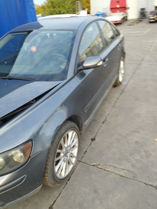 Dezmembrez Volvo S40 2.0diesel 2008 euro 4